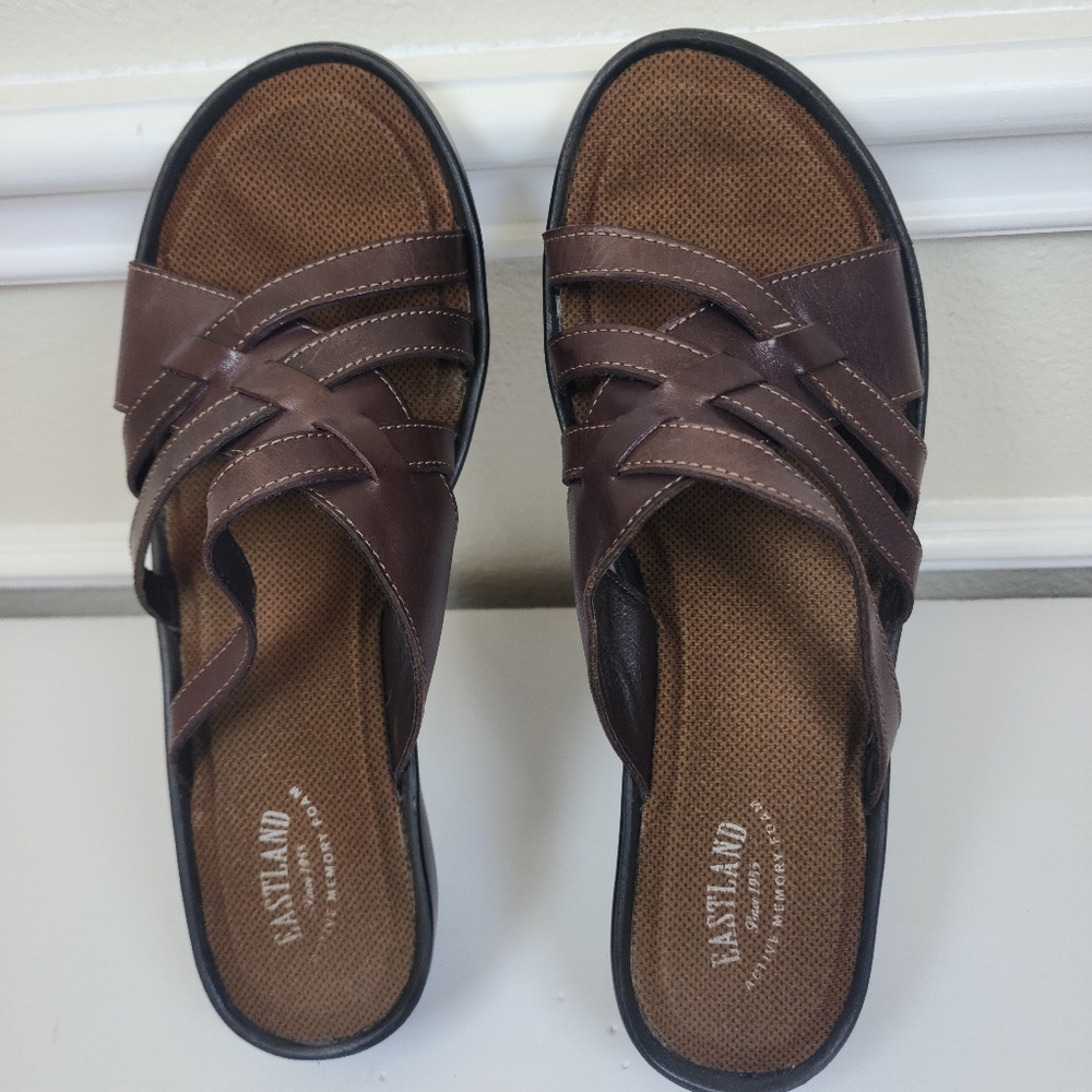 Eastland Brown Women's Poppy Wedge platform Sandal  11M heel height 2.5 " - Picture 2 of 10